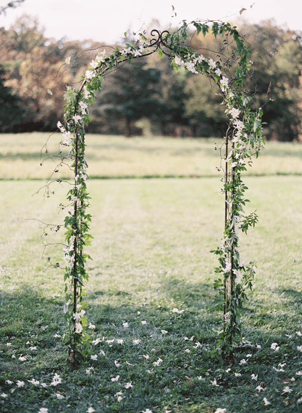 Arch-Shaped Backdrop Stand DIY