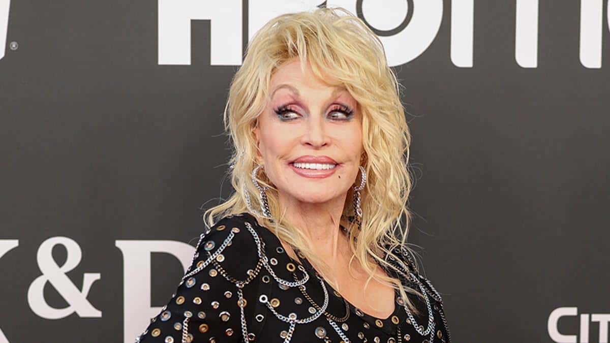 Spotlight_on_Dolly_Parton